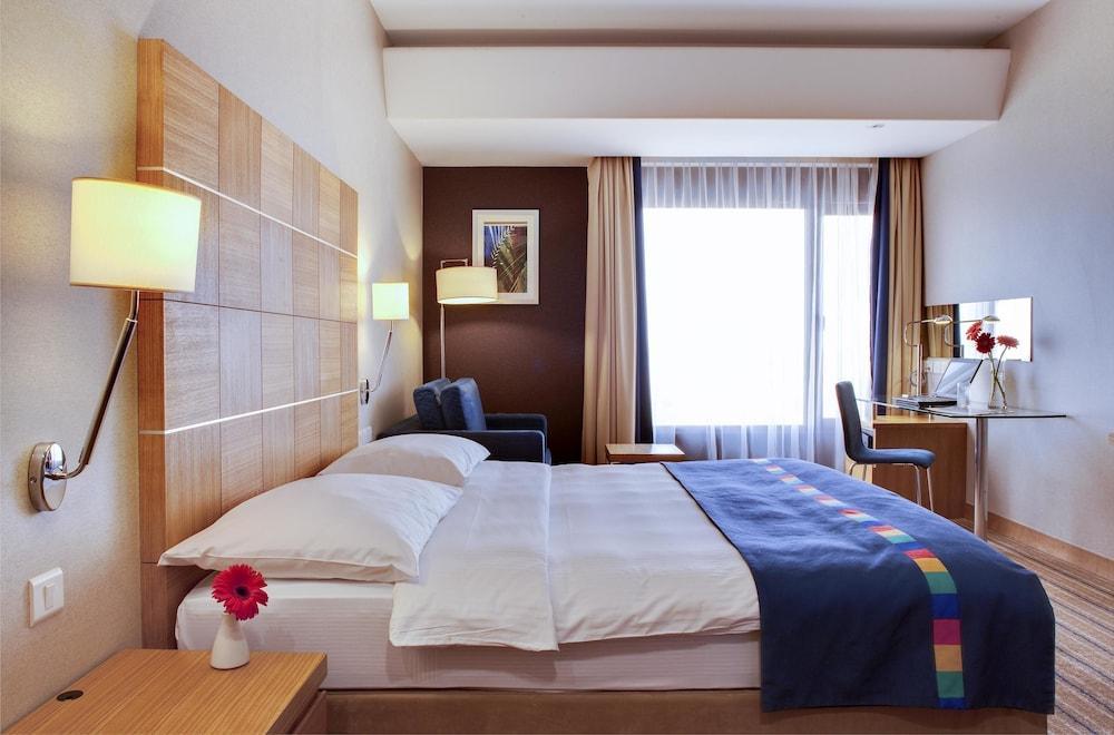 Golden Tulip 4* Mascate